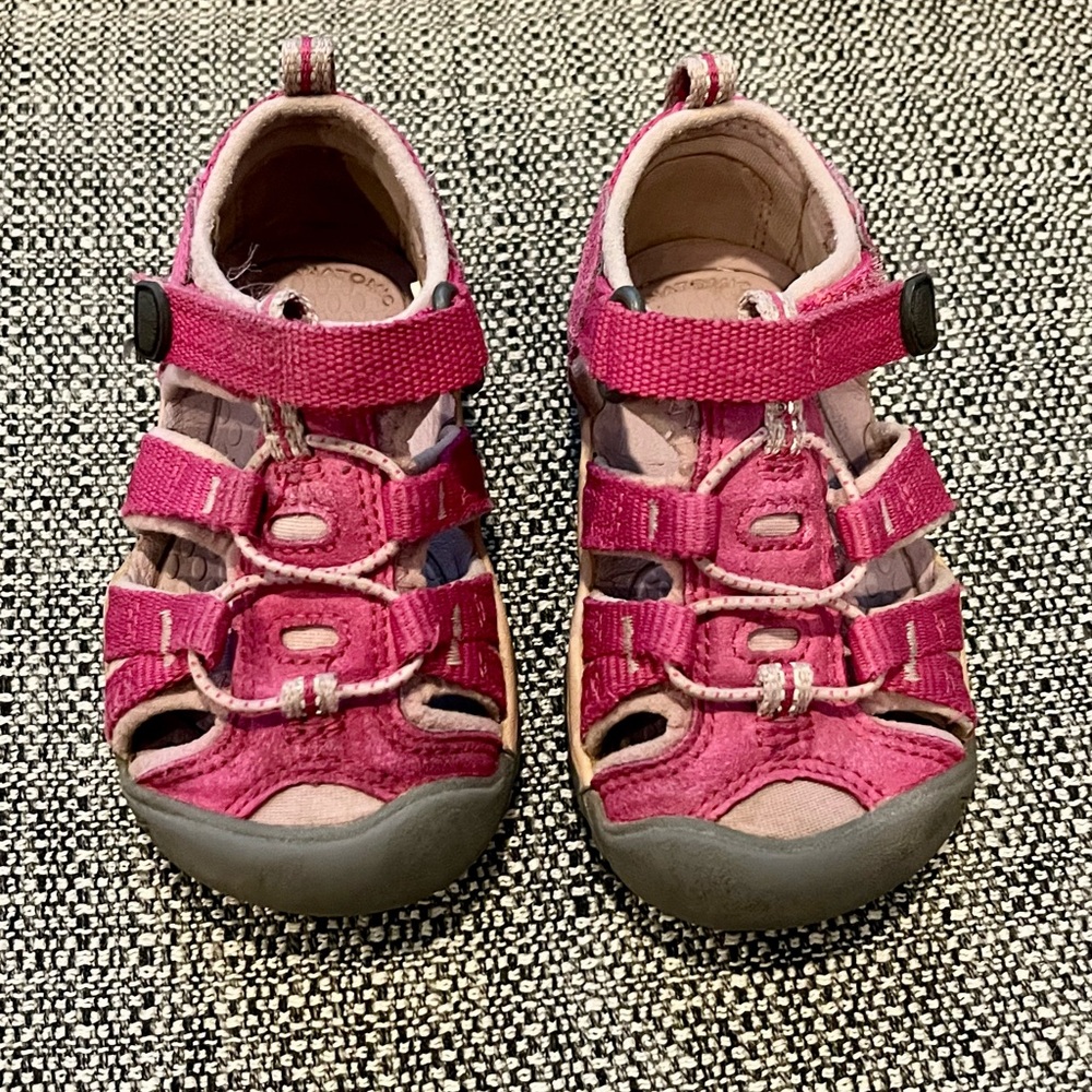 Toddler Keens size 6